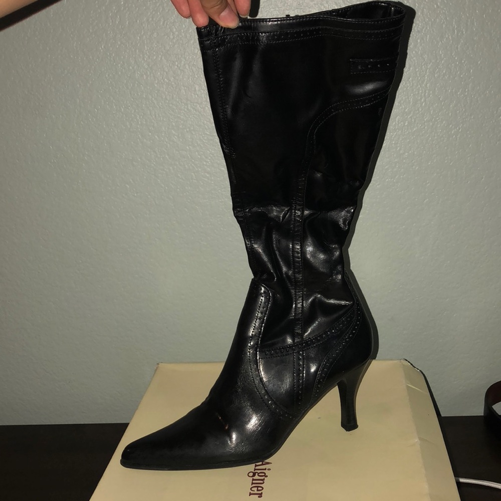 Etienne Aigner knee highs